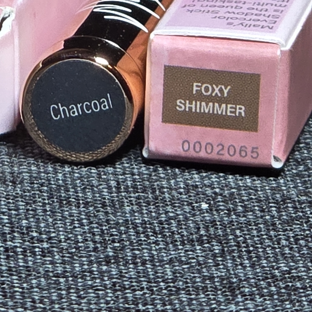 Mally Beauty Charcoal Foxy Shimmer Eyeshadow